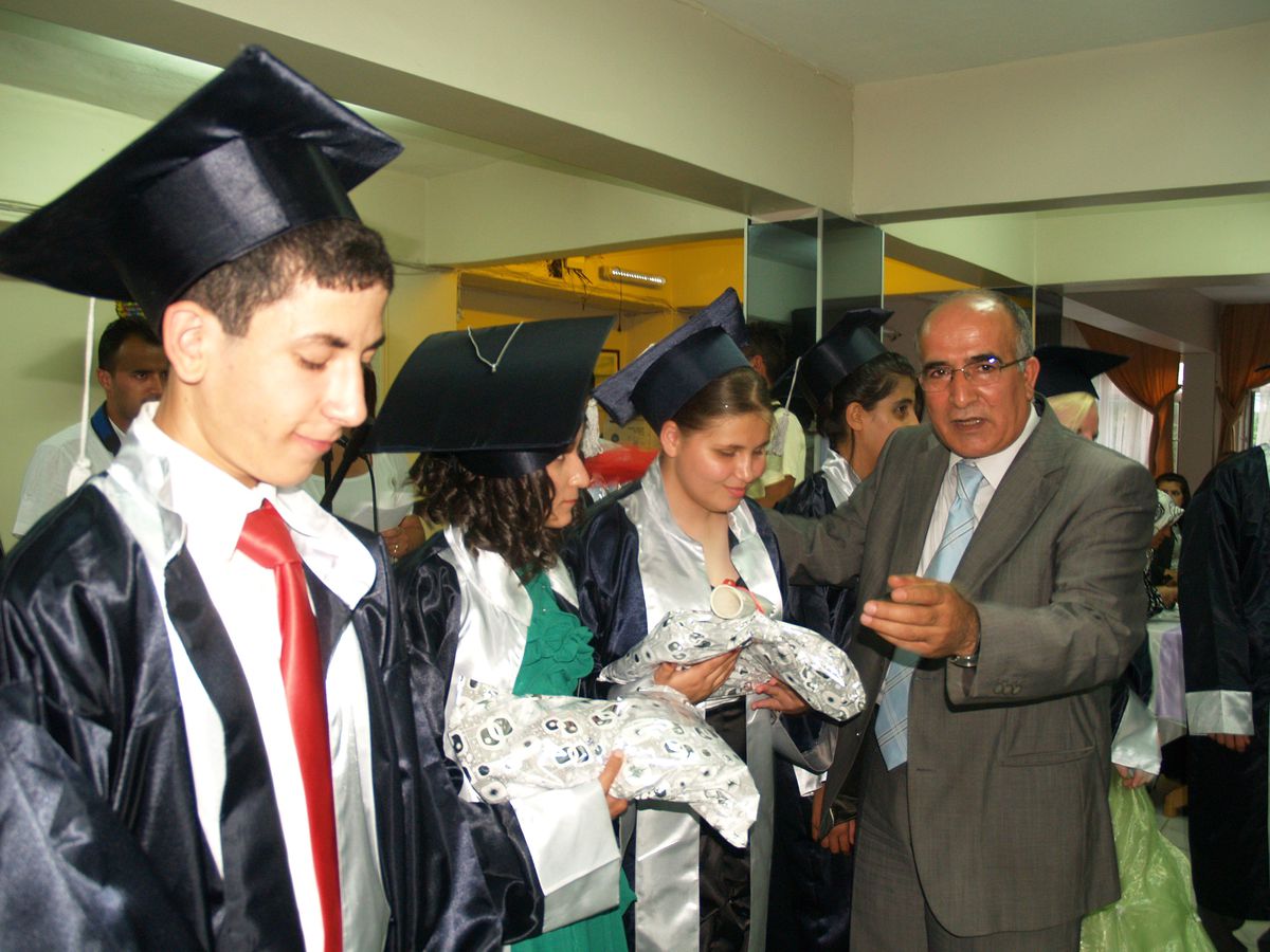 Görme Engelliler İlköğretim Okulu\'nda Mezuniyet Balosu