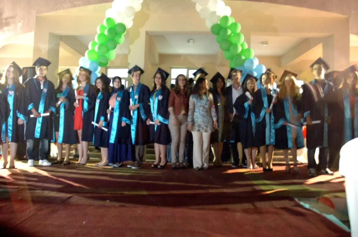 İnebey Anadolu Lisesi\'nde "İlk Mezuniyet" Heyecanı