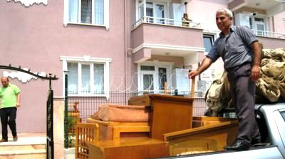 İzmit Belediyesi\'nden Yangın Mağduru Vatandaşa Destek