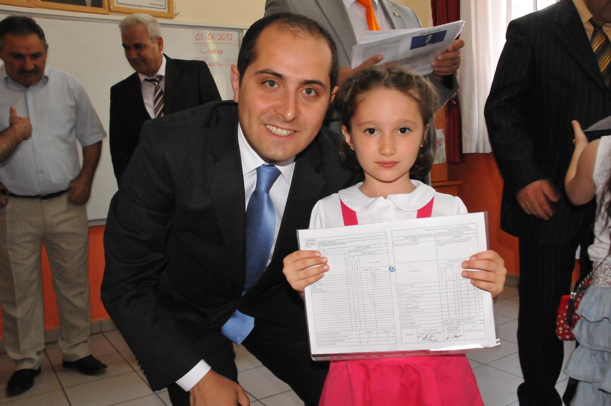 Karaman\'da 49 Bin 236 Öğrenci Karne Aldı