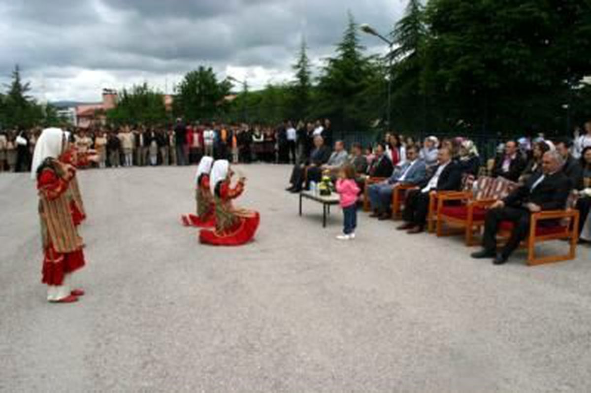 Kastamonu\'da Öğrenciler Karnelerini Aldı