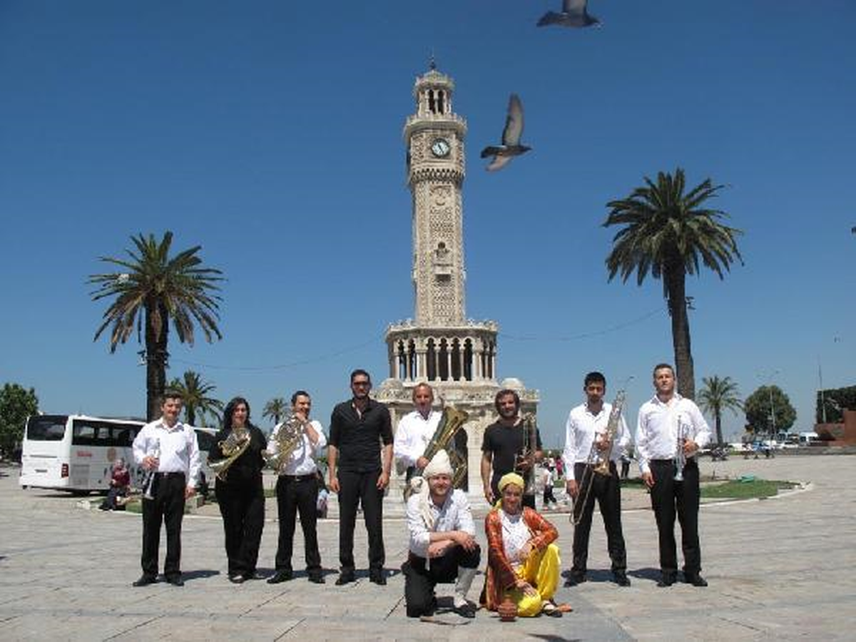 Konak Meydanı\'nda Mini Konserli Festival Tanıtımı