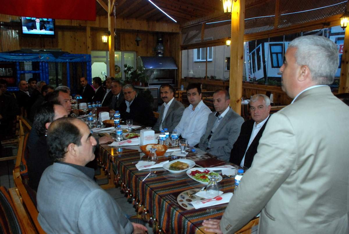 MHP\'de Tanışma ve Kaynaşma Yemeği