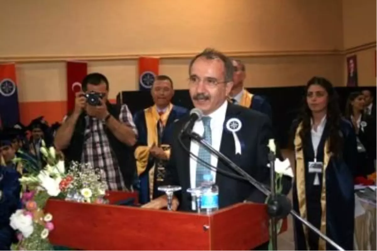 Milli Eğitim Bakanı Dinçer Van\'da Açıklaması