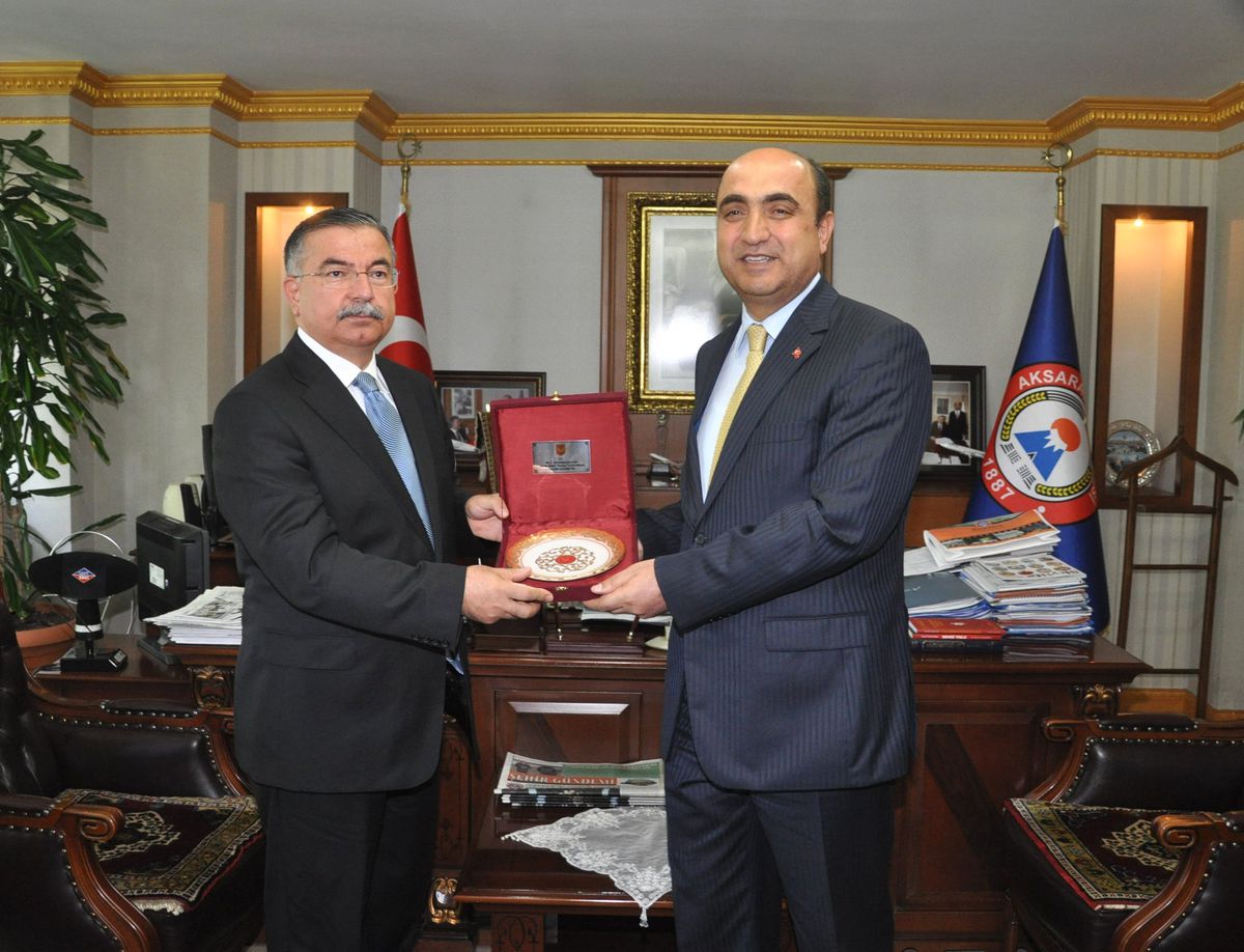 Milli Savunma Bakanı Yılmaz Aksaray\'da