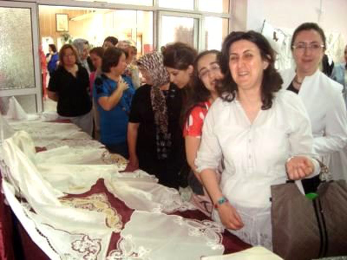 Ödemiş Kız Meslekte El İşi Göz Nuru Sergisi