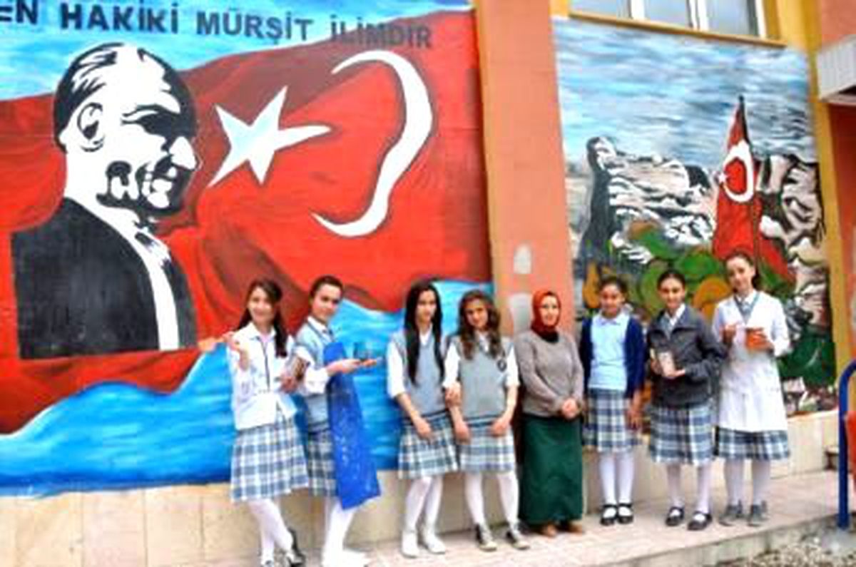 Öğrenciler Okul Duvarlarını Süsledi