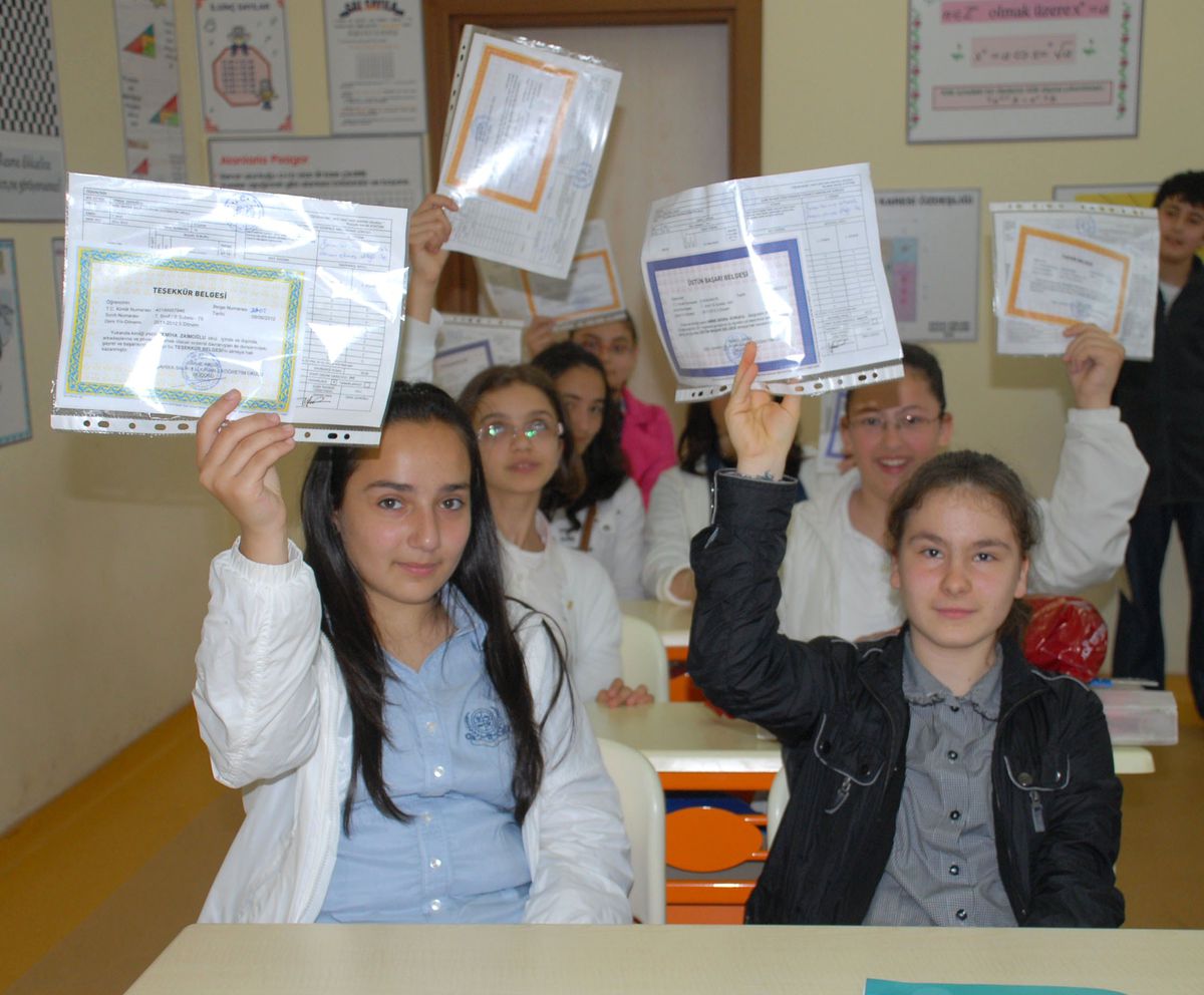 Rize\'de 64 Bin 728 Öğrenci Karne Aldı