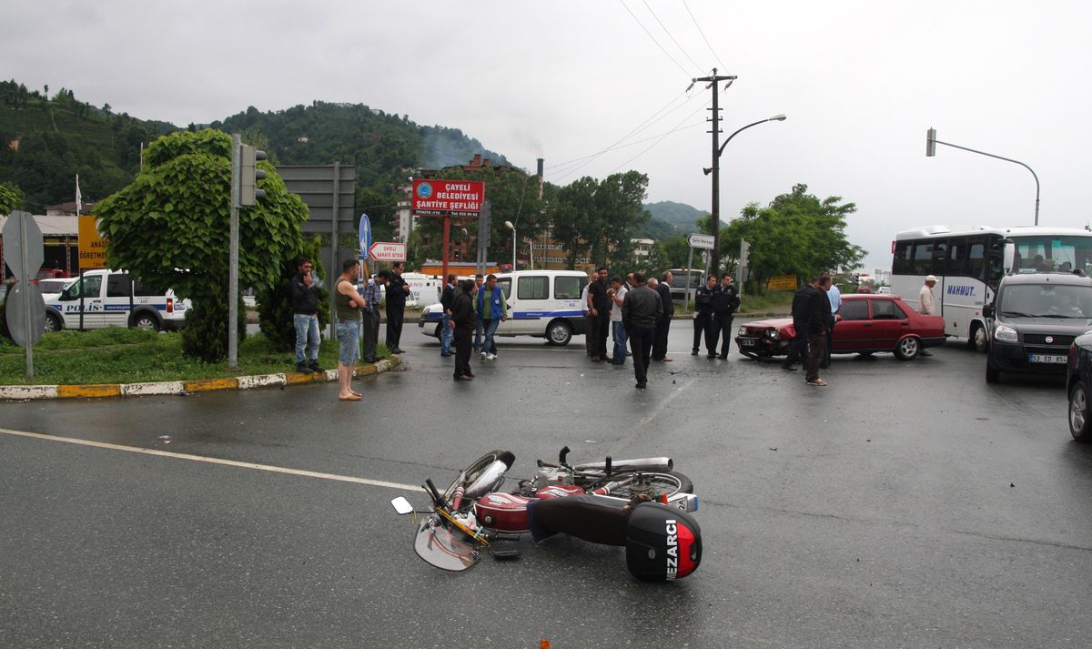 Rize\'de Trafik Kazası: 4 Yaralı