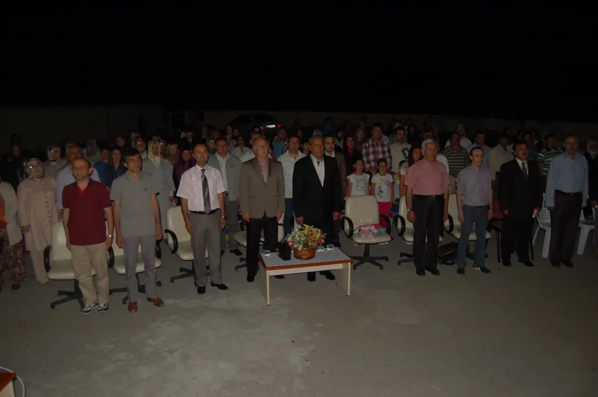 Şiir Gecesiyle Okula Veda Ettiler