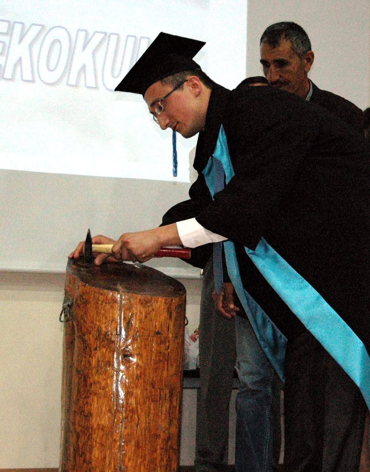 Sivil Havacılık Meslek Yüksekokulu 8. Dönem Mezunların Verdi
