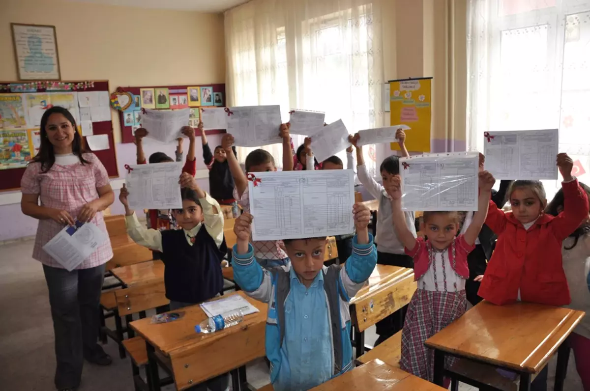 Suşehri'nde Karne Heyecanı