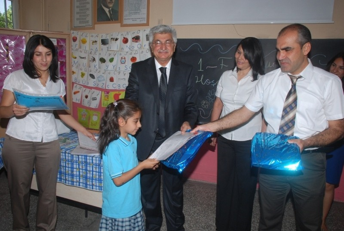 Tpao 100. Yıl İlköğretim Miniklerinden Tiyatro Gösterisi