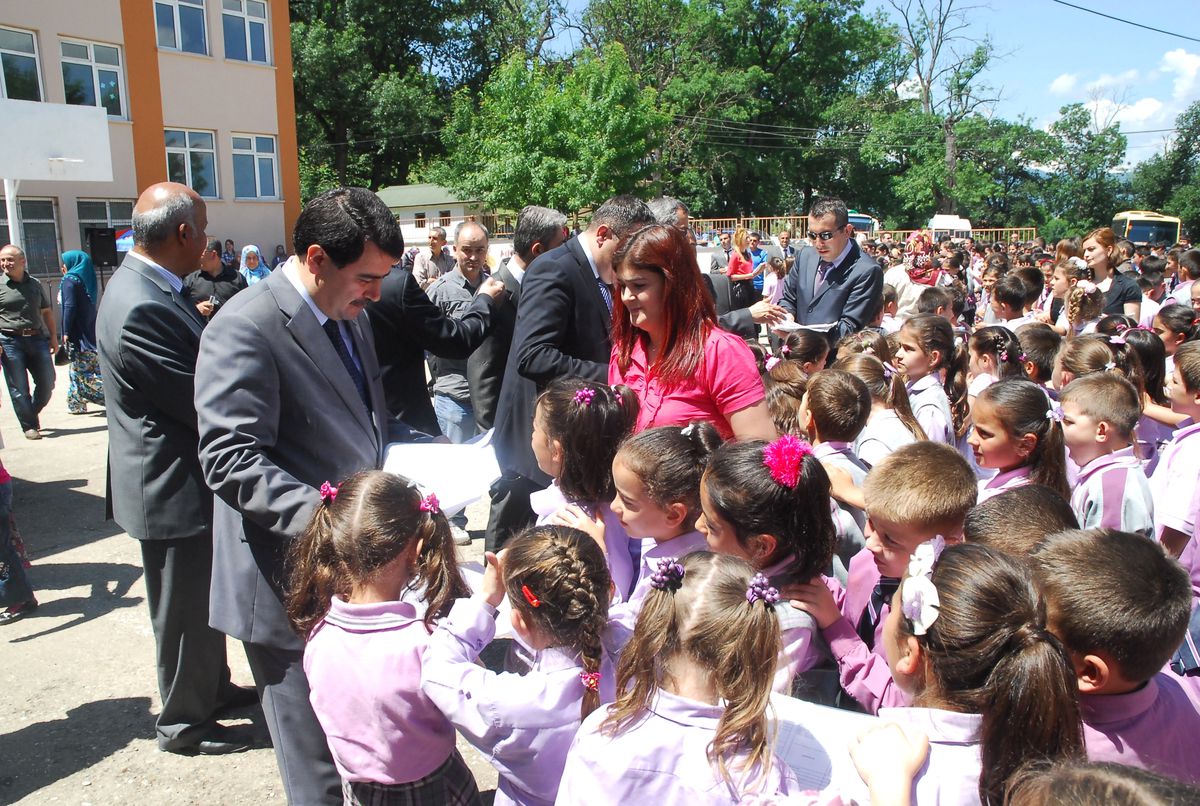 Vali Şahin\'den Öğrencilere \'Kendinize Güvenin\' Nasihati