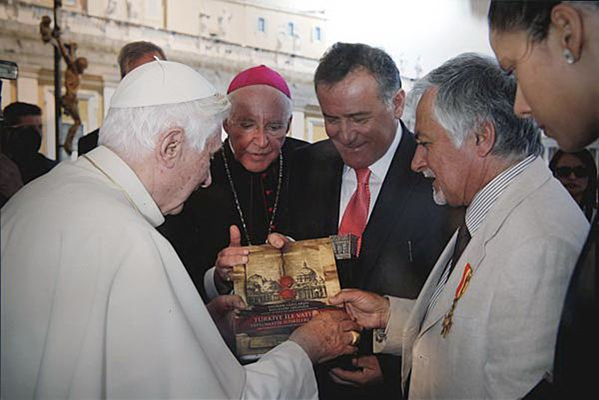 Vatikan Sarayı\'nda Allahu Ekber Sesleri
