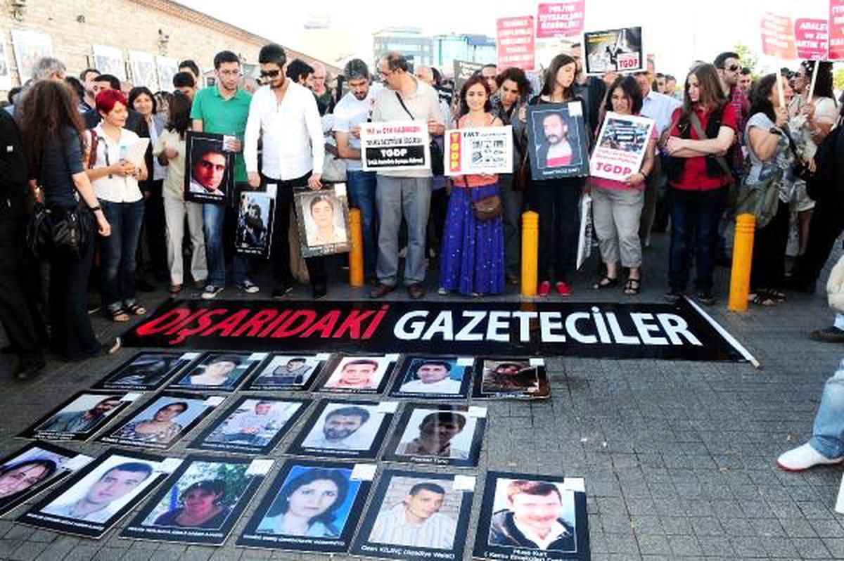 Yüzlerce Kadından Kürtaj Protestosu