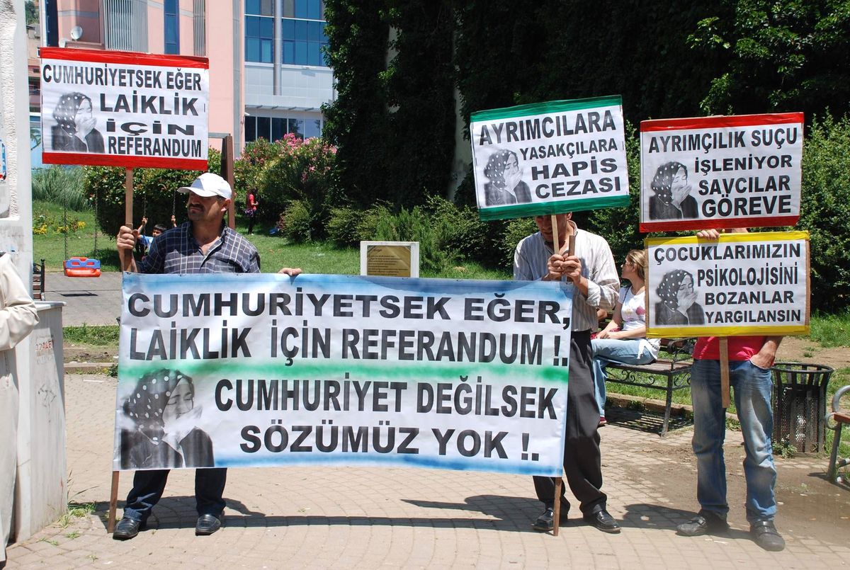 Adana\'daki Başörtüsü Olayı Kocaeli\'nde Kınandı