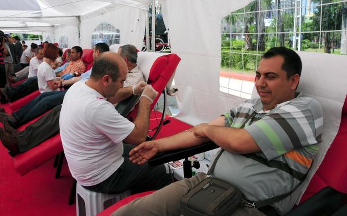 Adanalılar Kan Bağışında Türkiye Rekoru Kırdı