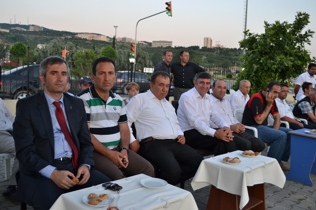 AK Parti İlçeler Arası Futbol Turnuvası Tamamlandı