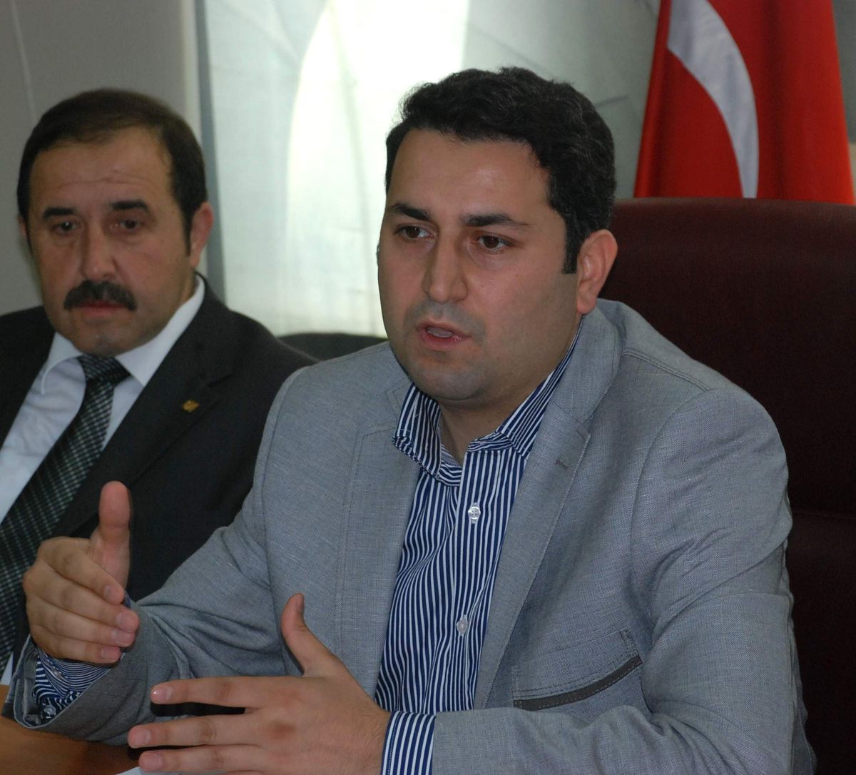 AK Parti\'li Eroğlu\'ndan MHP\'ye Eleştiri