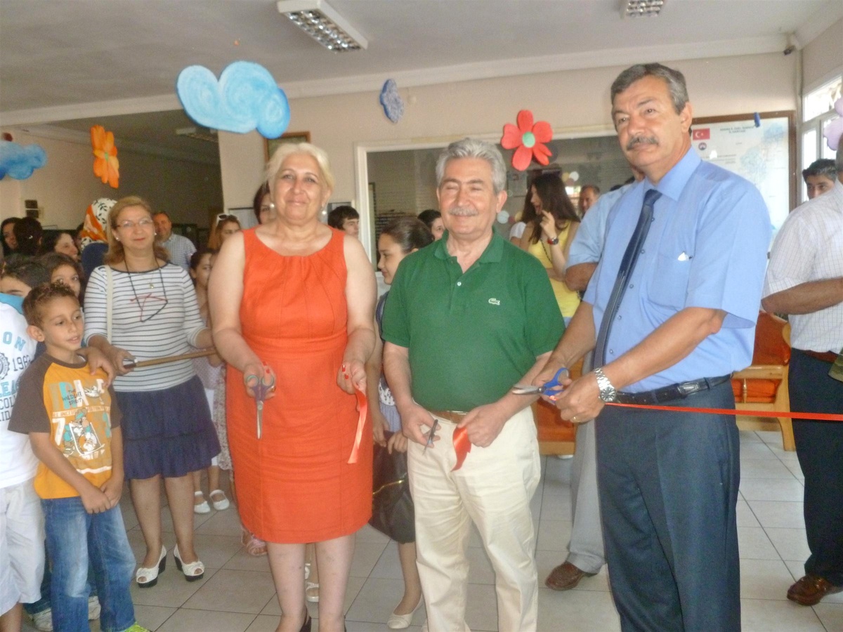 Akdeniz\'in Küçük Yazarları Kitaplarını İmzaladı