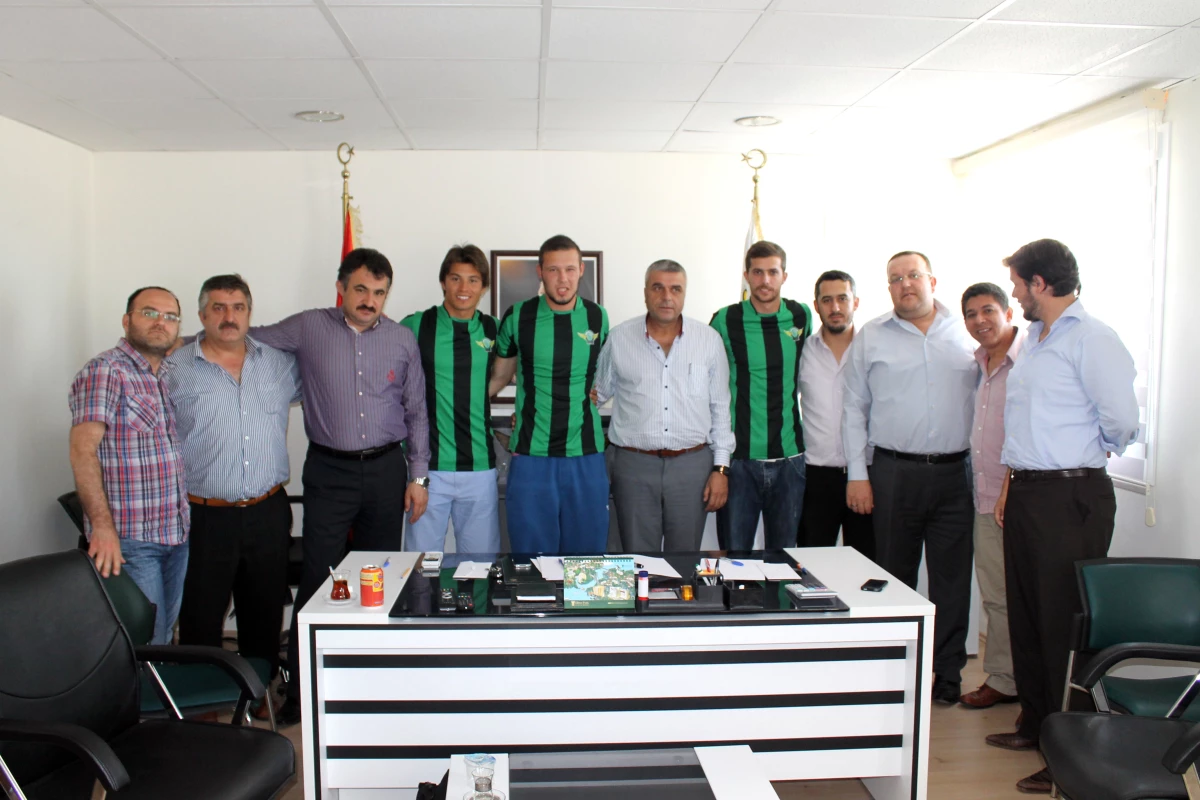 Akhisarspor 8 Oyuncu ile Sözleşme İmzaladı