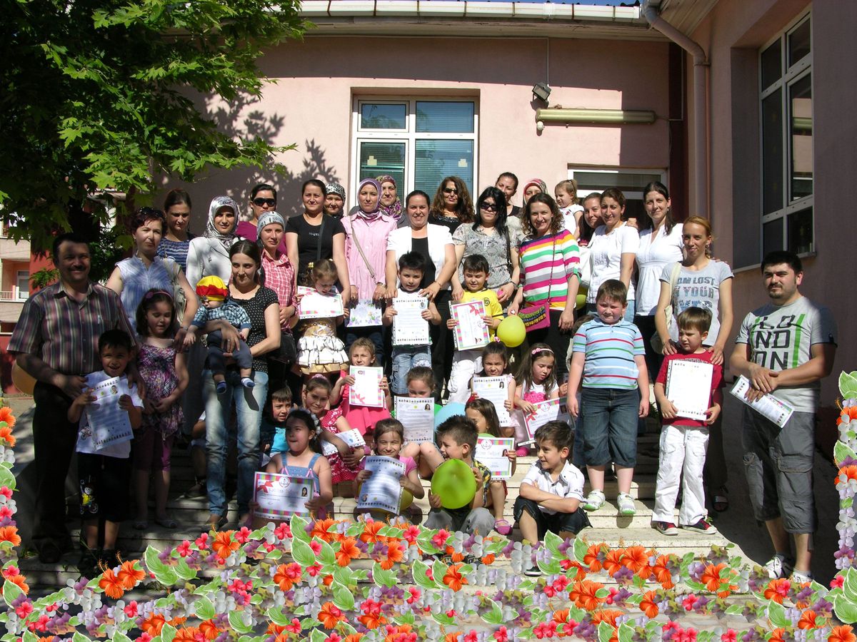 Ana Sınıfı Öğrencilerinin Diploma Sevinci