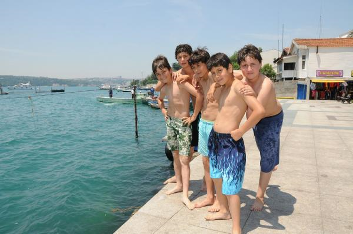 Boğaz\'da Hem Serinlediler Hem Eğlendiler