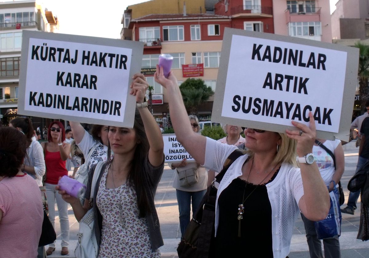 Çanakkale\'de Kürtaj Eylemi