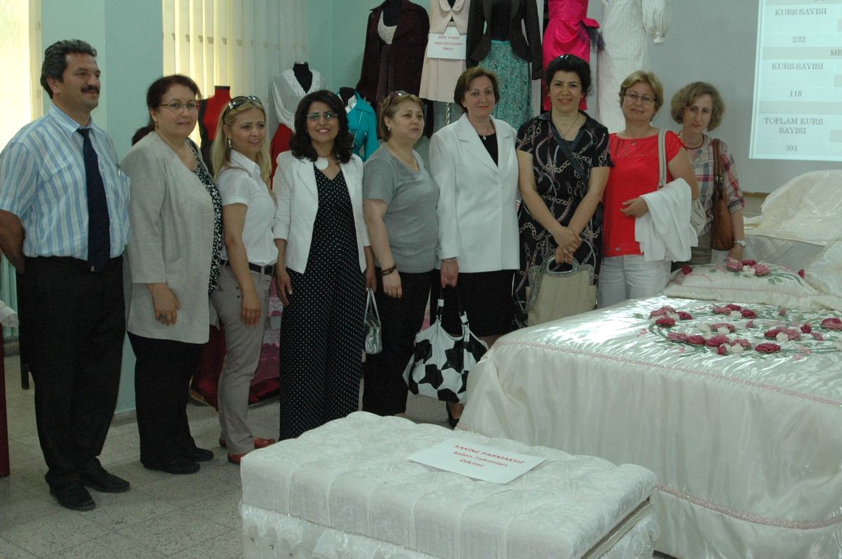 Çorlu Halk Eğitim Merkezi Kursiyerlerinden Yıl Sonu Sergisi