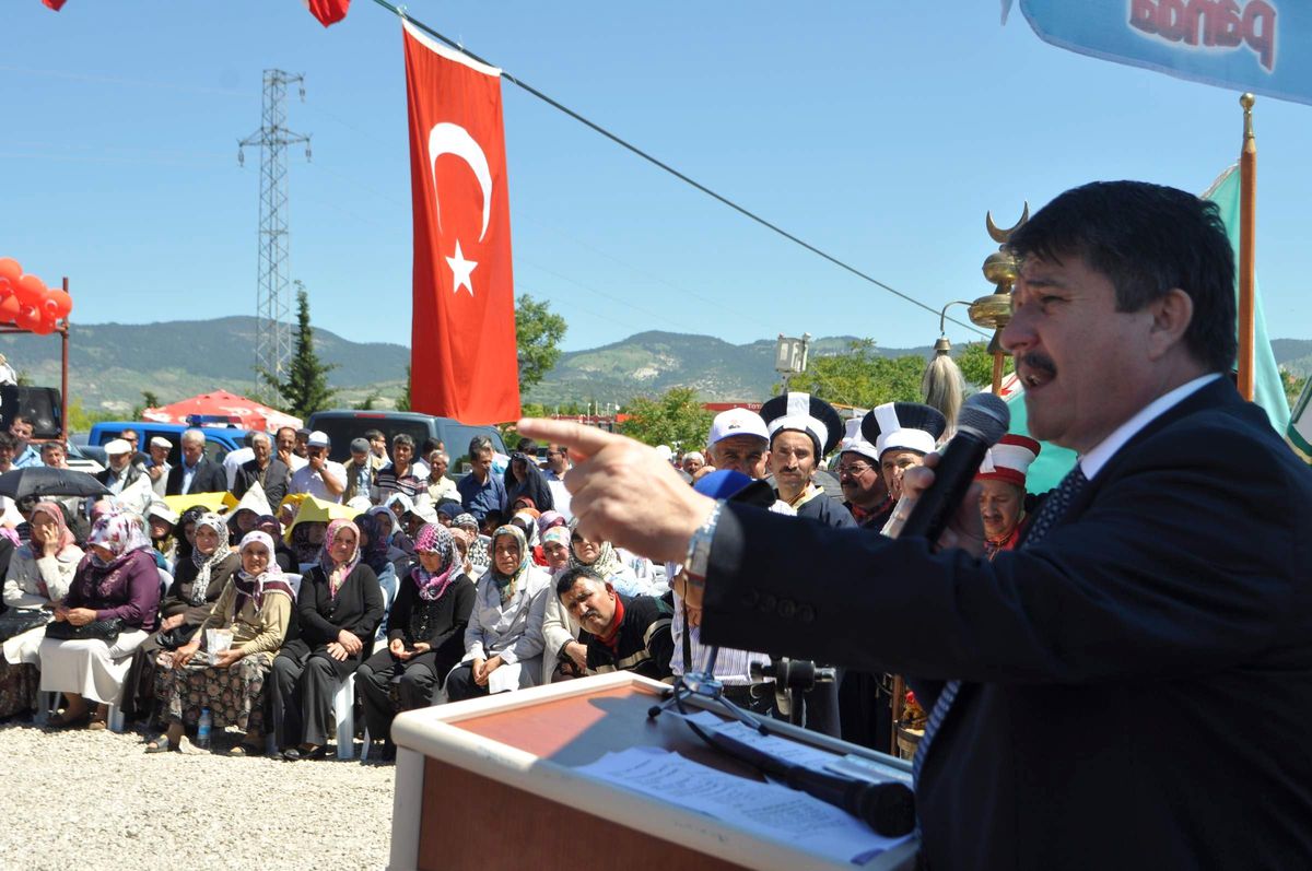 Demirci\'de Yeni Devlet Hastanesinin Temeli Atıldı