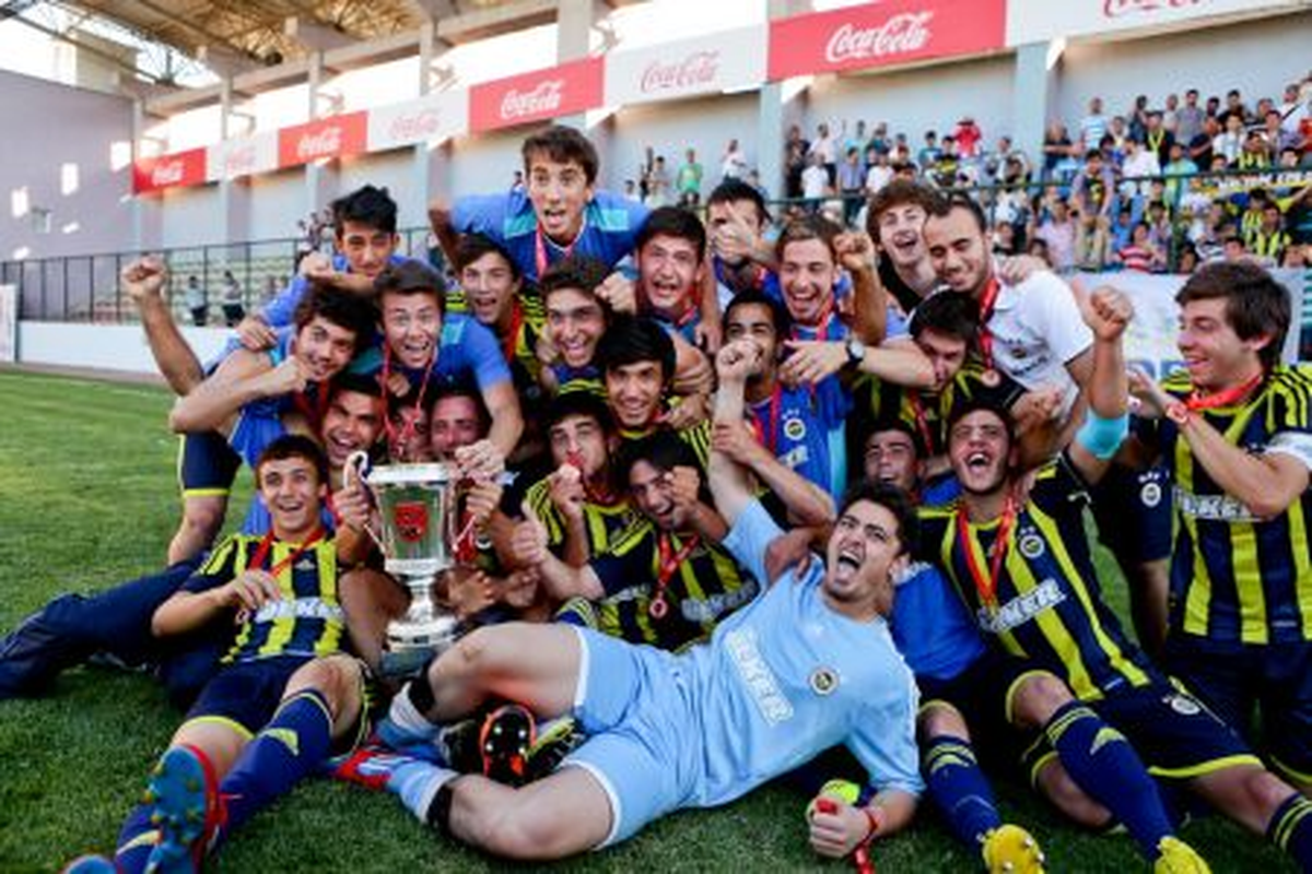 Fenerbahçe Açık Farkla Şampiyon