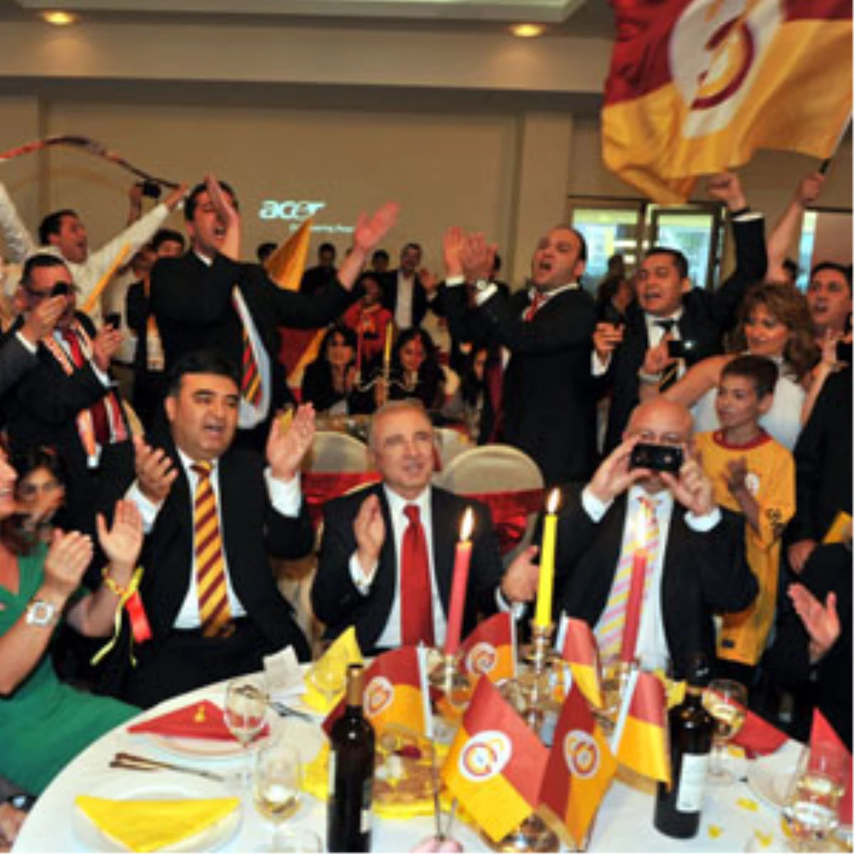 Galatasaray\'ın Şampiyonluğu Köln\'de Kutlandı