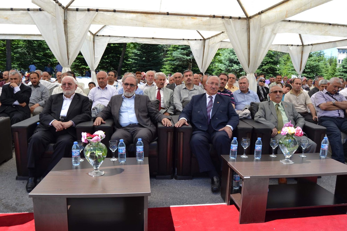 İlahiyet Fakültesi Mezunları Biraraya Geldi