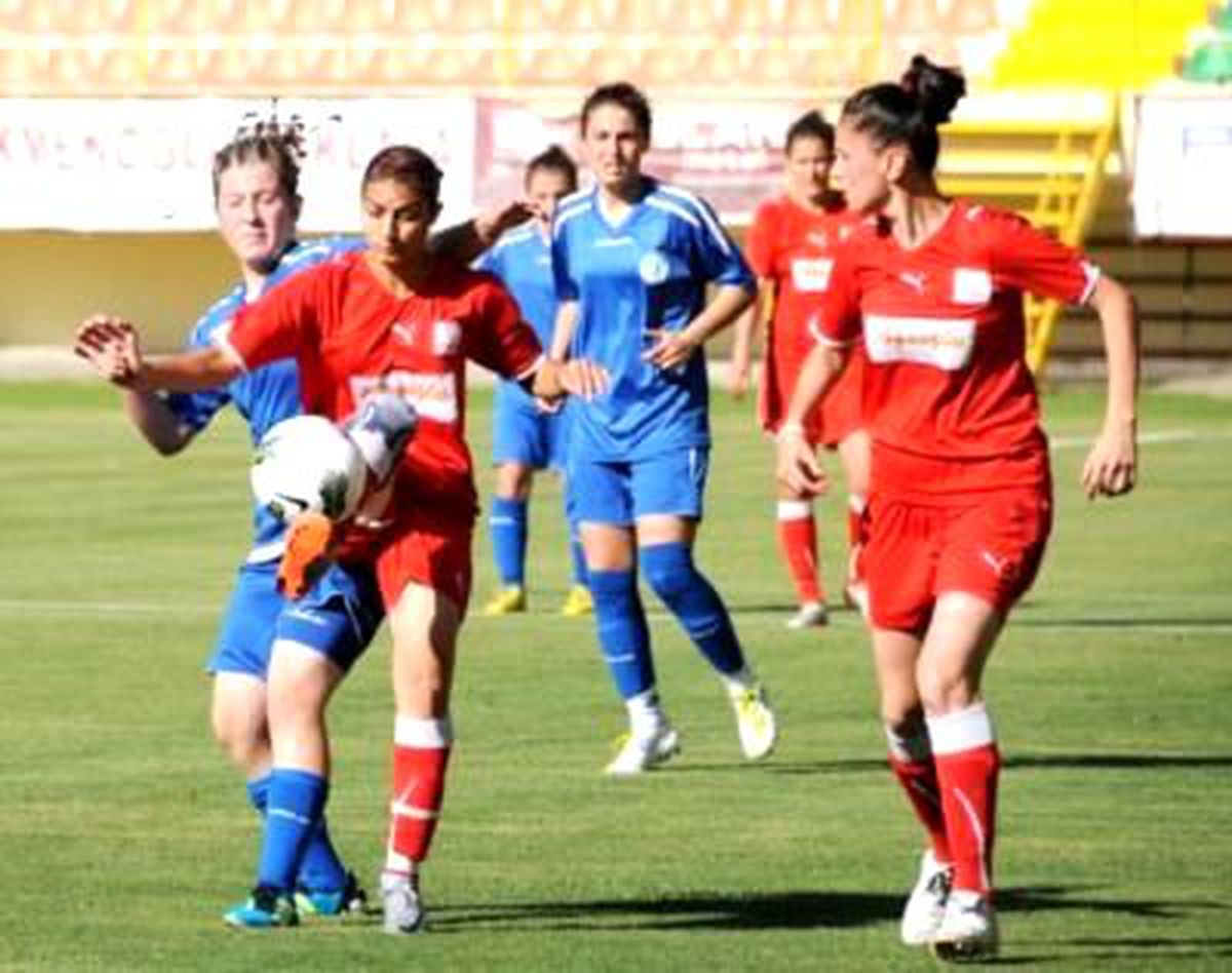 Kadınlarda İlk Finalist Ataşehir