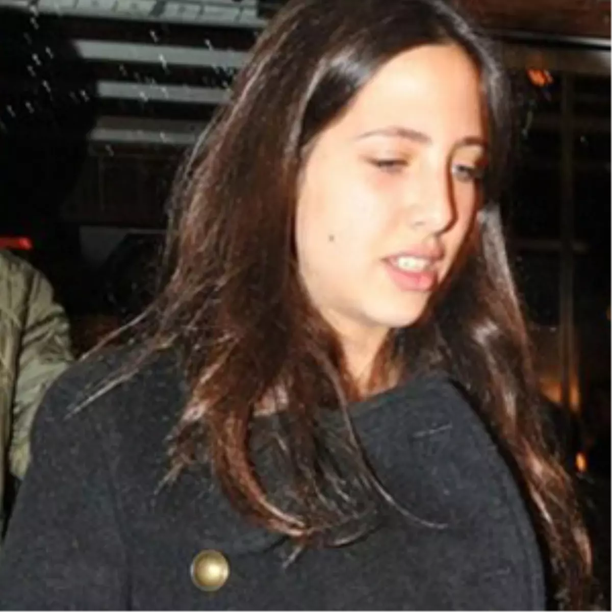 Köpeğine Rimel ve Oje Sürdü!