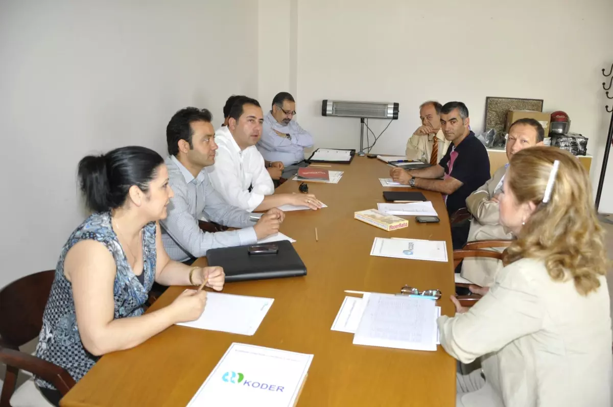 Kuşadası\'nda Otelciler Yeniden Yapılandı