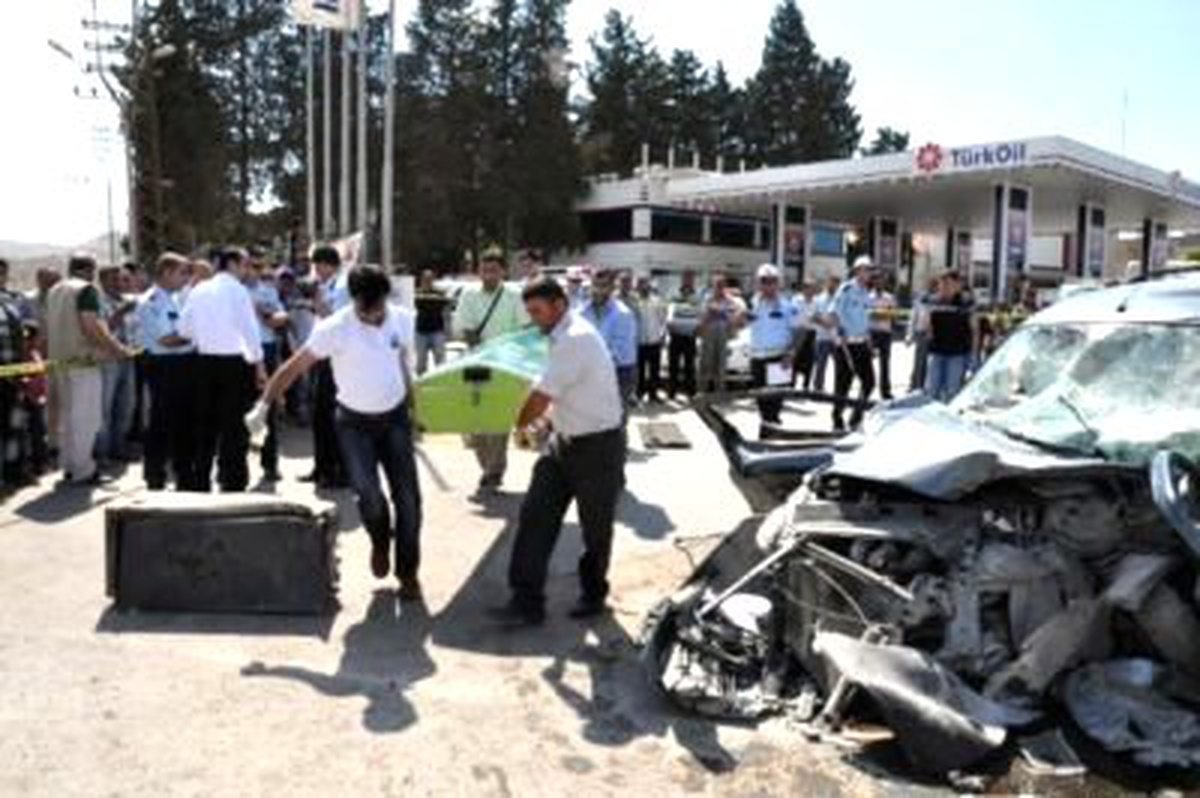 Mezuniyet Törenine Gidenleri Taşıyan Araç Kaza Yaptı