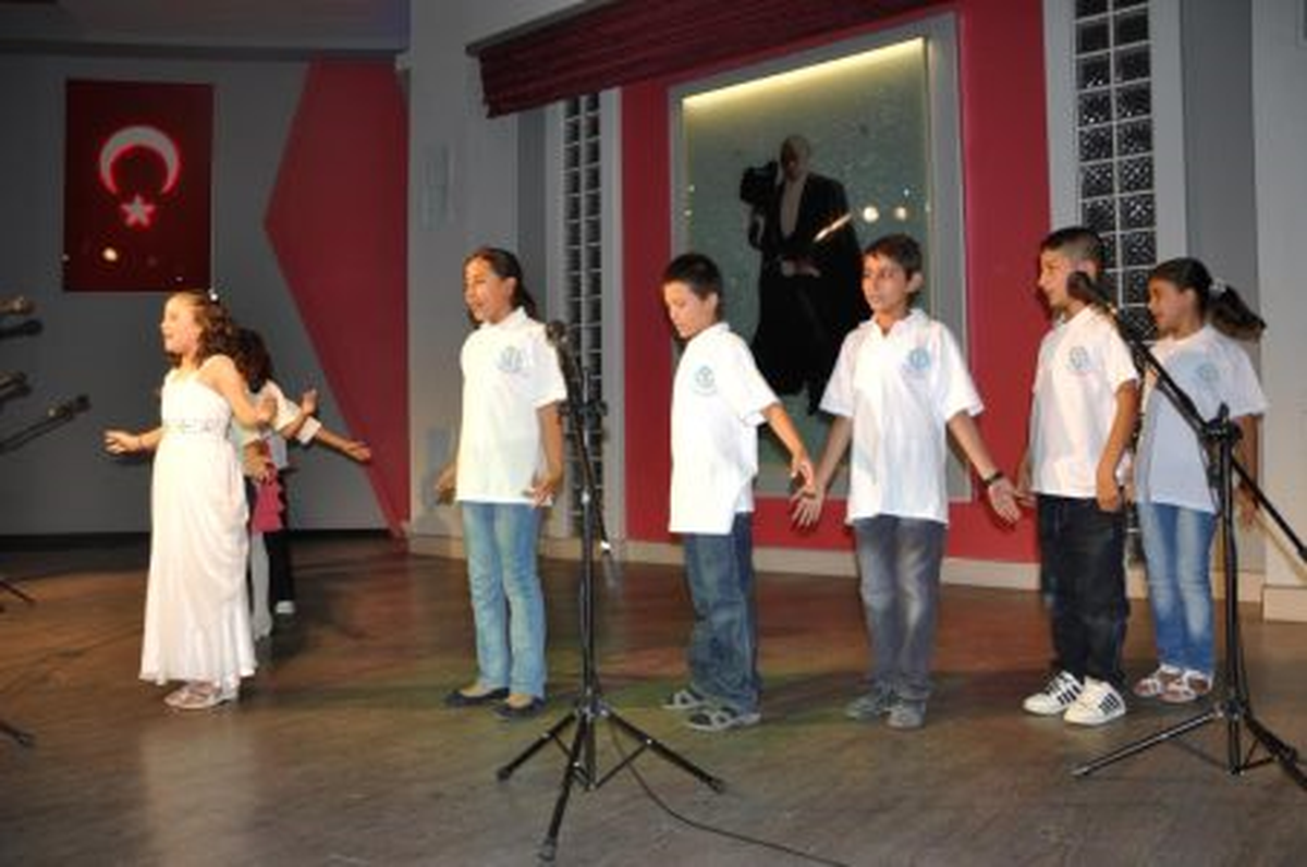 Nurlupınar Çocuk Merkezi\'nden Yıl Sonu Gösterisi