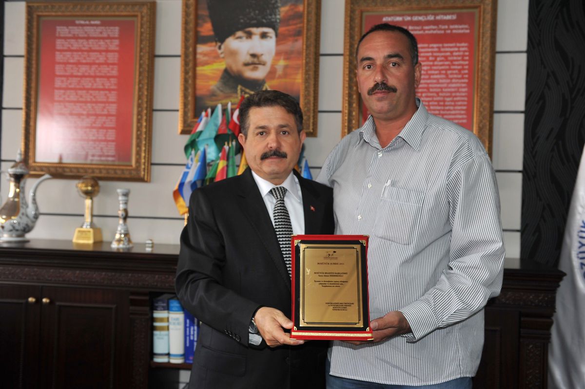 Pointer Yetiştiricileri Derneği\'nden Berberoğlu\'na Teşekkür Plaketi