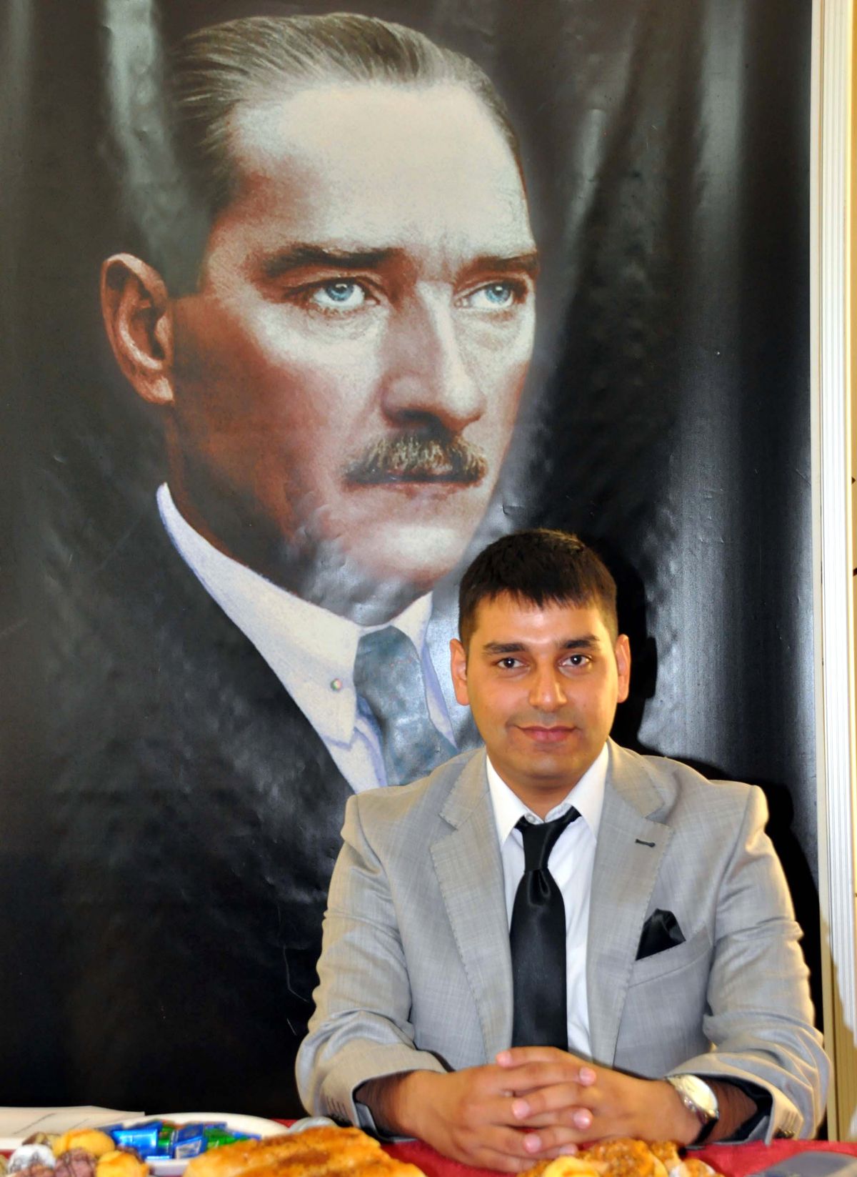 Şair Kumtepe\'den İmza Günü