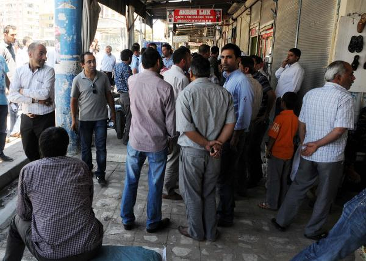 Şanlıurfa\'da Kaçak Çay ve Sigara Operasyonu