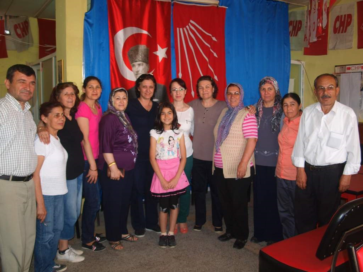 Selendi CHP\'de Hatice Cımık Güven Tazeledi