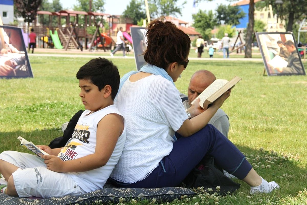 Sessiz Kitap Okuma Eylemi Kentpark\'ta Düzenlendi