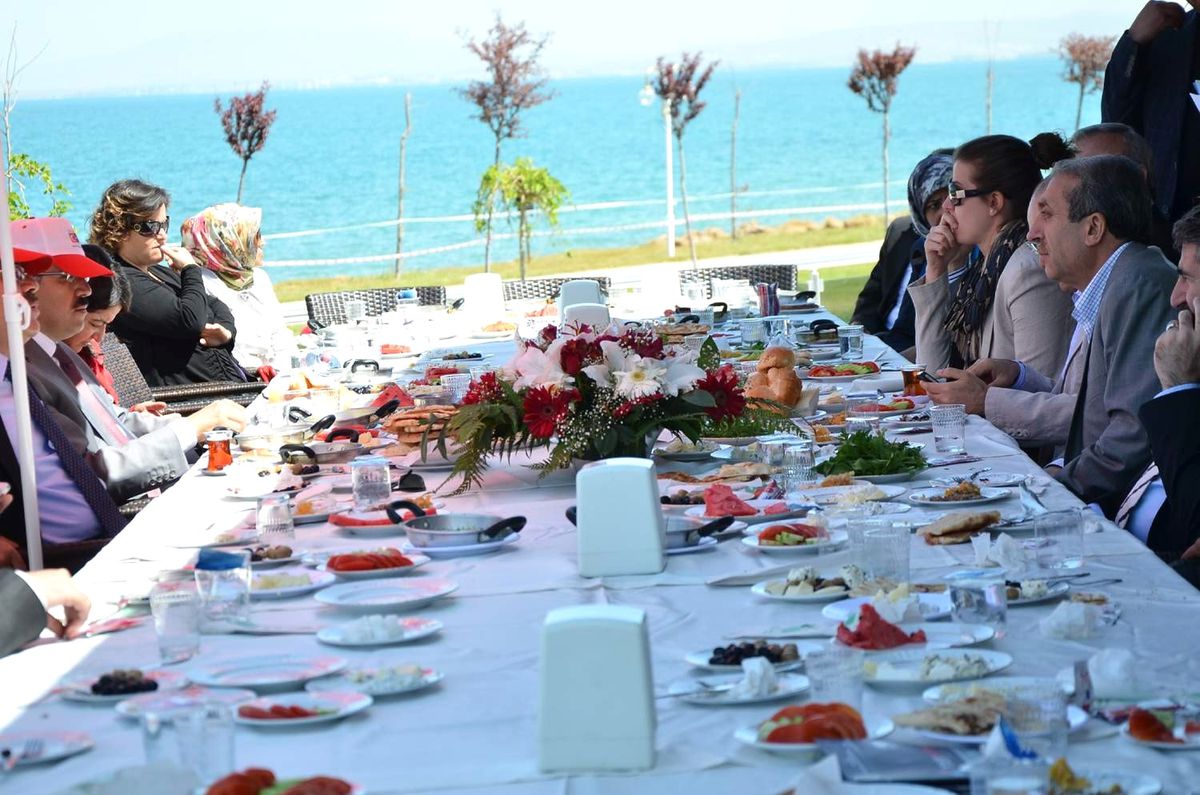 Üç Bakan Van\'da