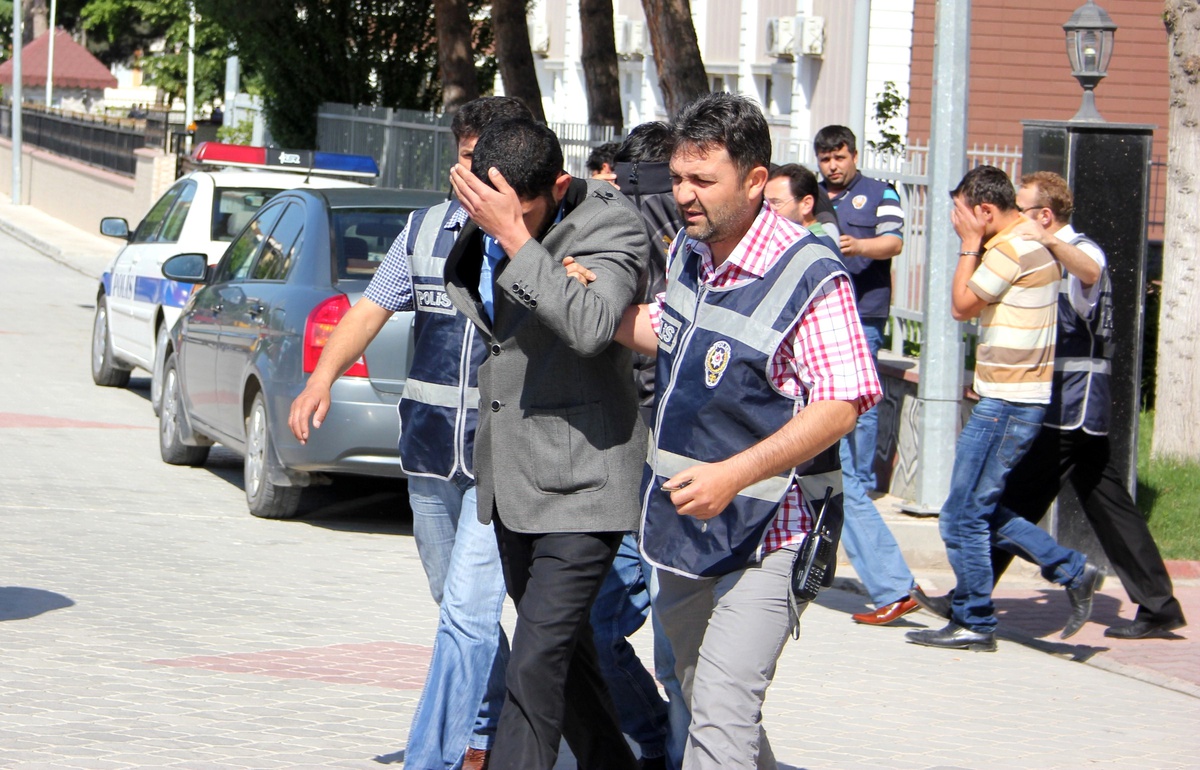 Uyuşturucu Zanlısı 8 Kişi Adliyeye Sevk Edildi