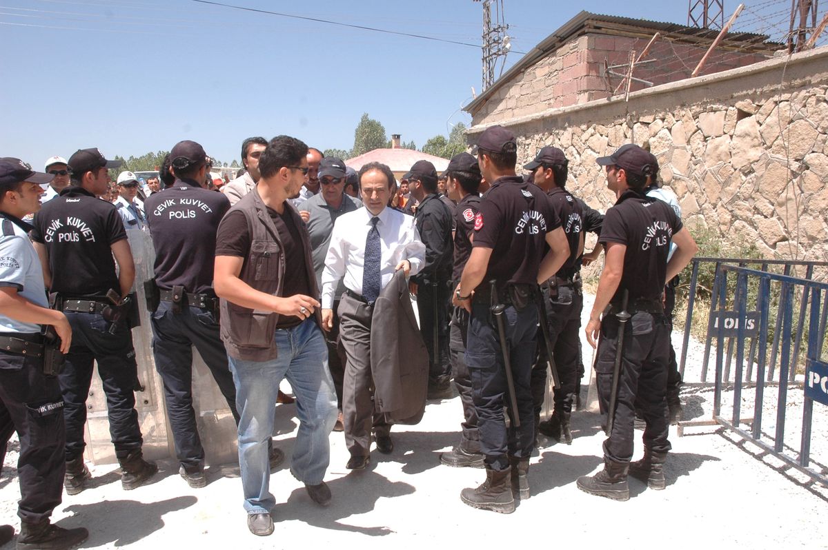 Van KCK ile Sallanıyor