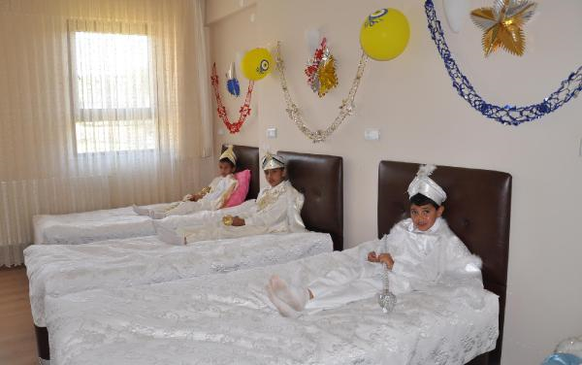 Yuvada Kalan Çocuklar Sünnet Oldu