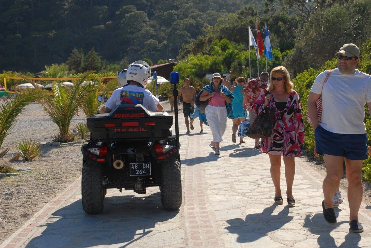 112 Acil Atv Motor Ölüdeniz Plajlarında İlk Yardım Hizmeti Vermeye Başlıyor