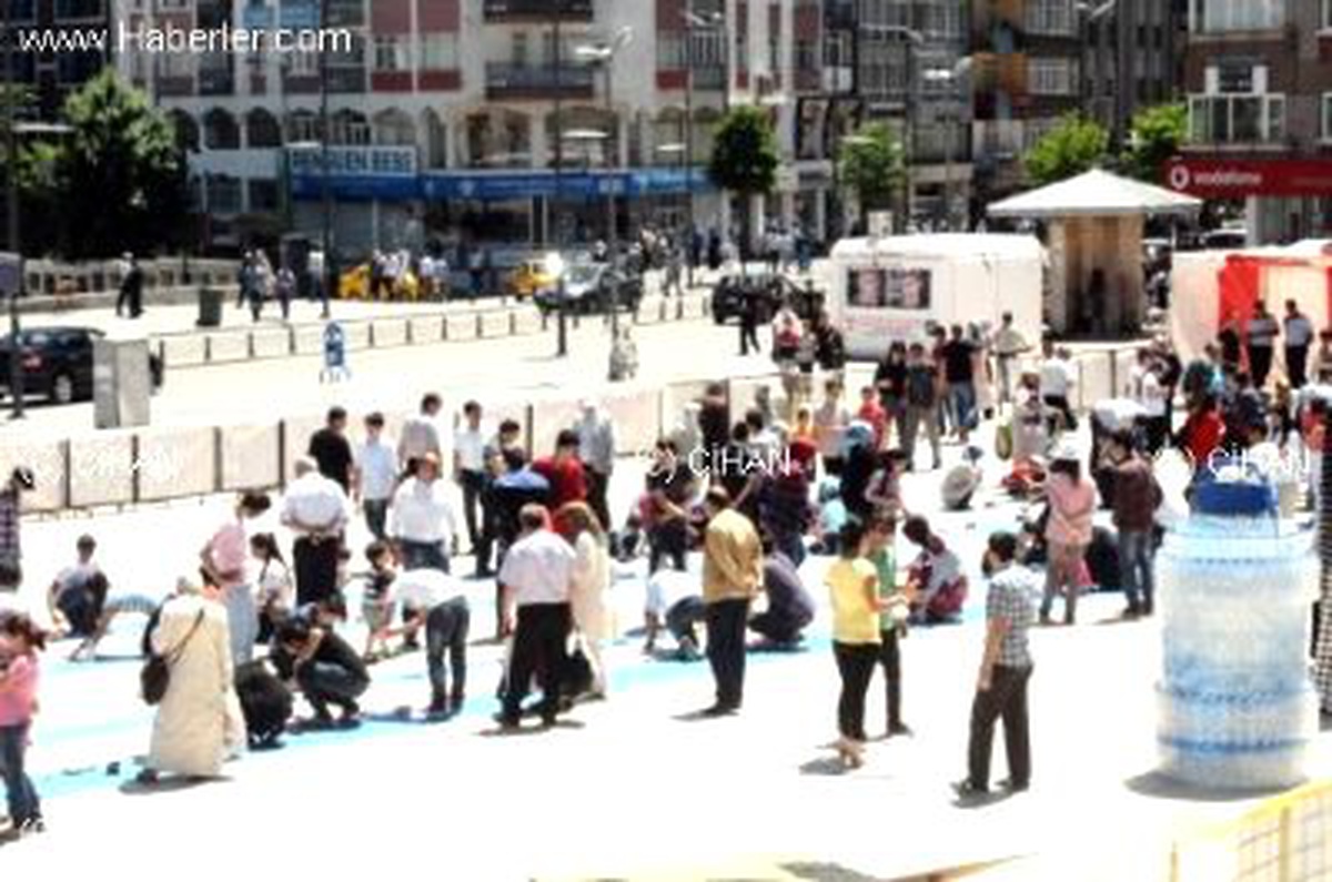 58 Metrelik Tuvalde Resim Çalışması